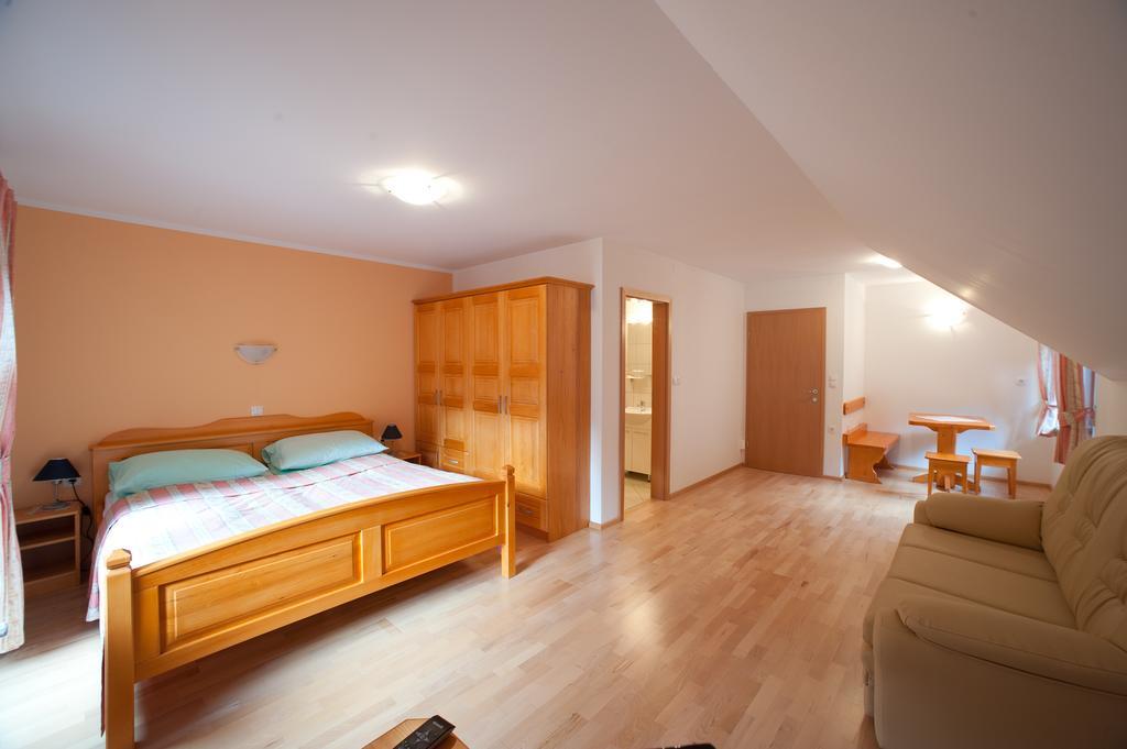 Ferienwohnung Prenocisca Valentina Solčava Zimmer foto