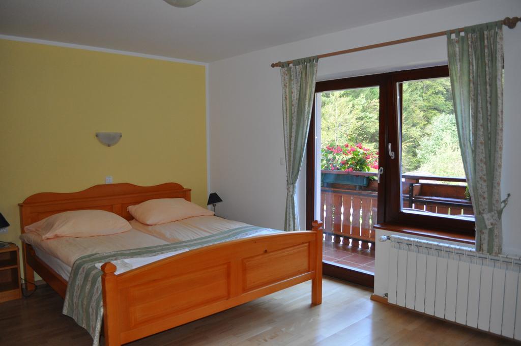 Ferienwohnung Prenocisca Valentina Solčava Exterior foto